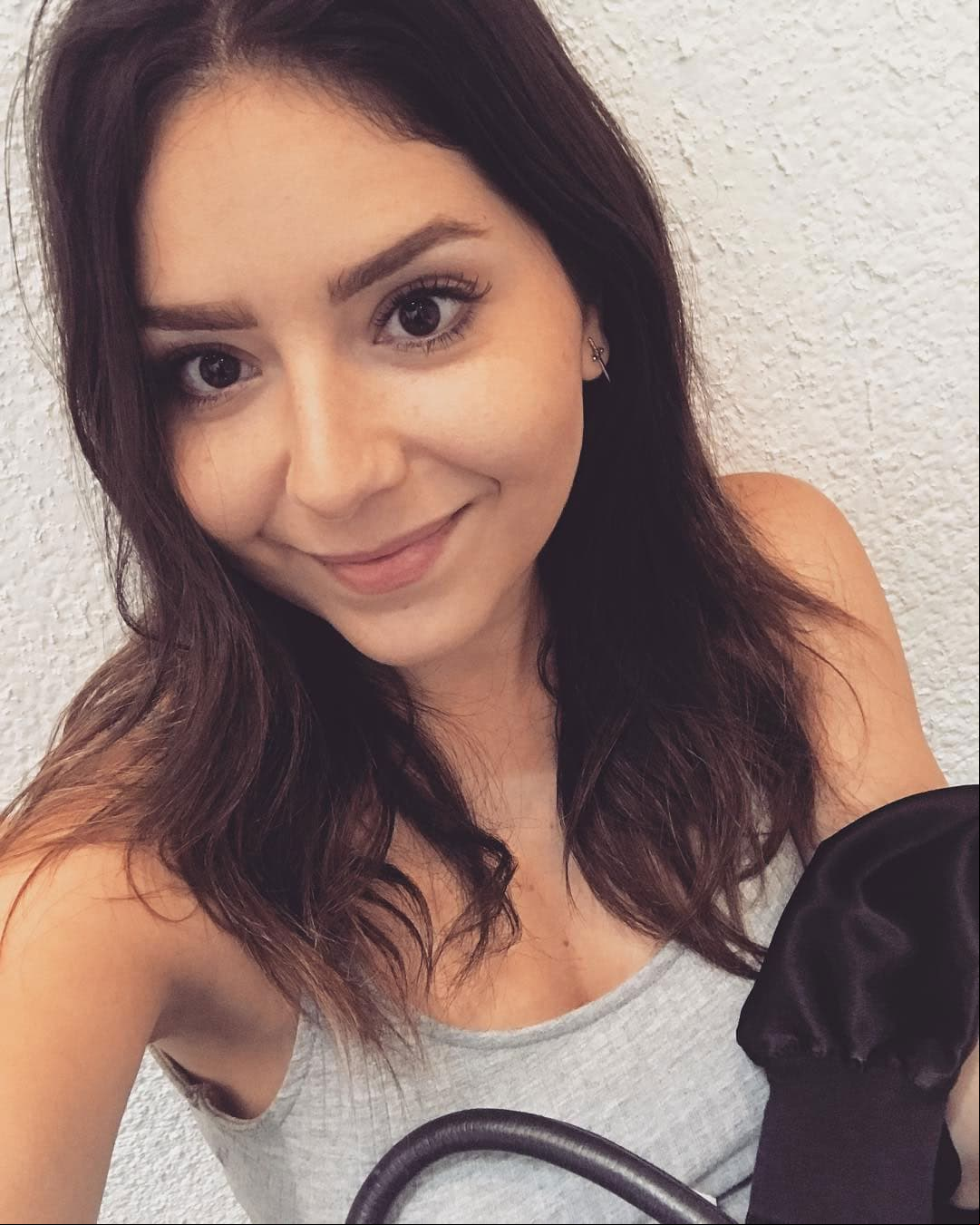 5- Le gusta imitar a la gente. “Me encanta hacer imitaciones de la gente, no solo de gente famosa, sino de mis amigos, maestros y de todo”, relató.