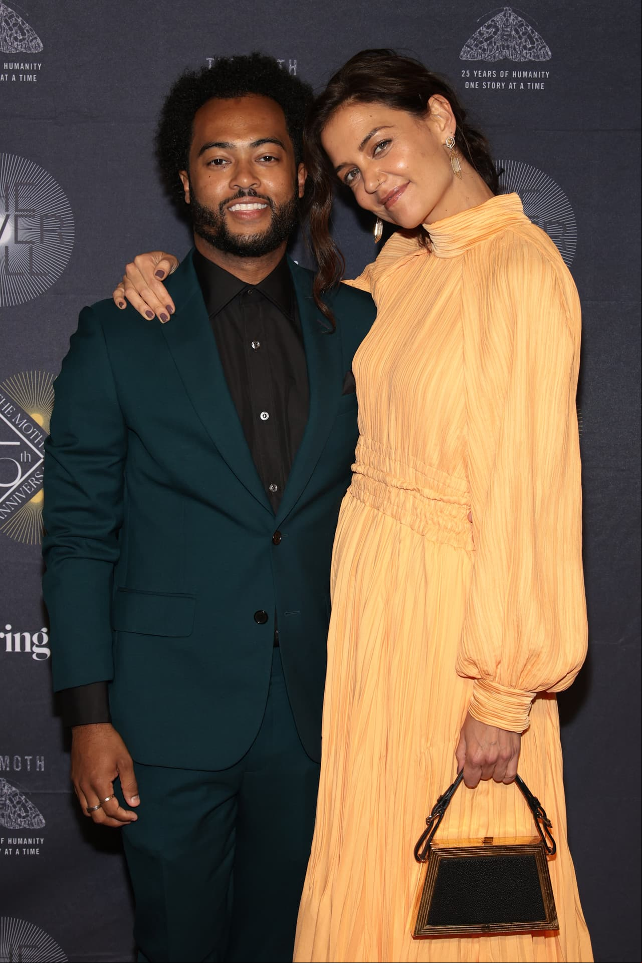 <b>#4 Katie Holmes</b>
<br>Tras su divorcio con Tom Cruise, la actriz fue relacionada sentimentalmente con el actor Jamie Foxx y el chef Emilio Vitol. No obstante, en 2022, Holmes debutó con un nuevo amor.