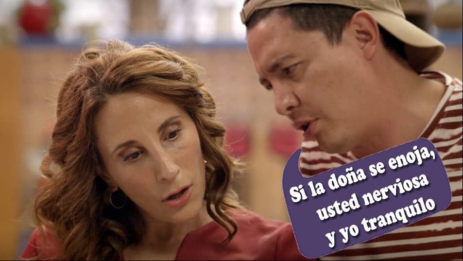 Esto le dice a "la patrona" cuando ella le pide ir por las cosas de la Toña con Laura, la vecina.