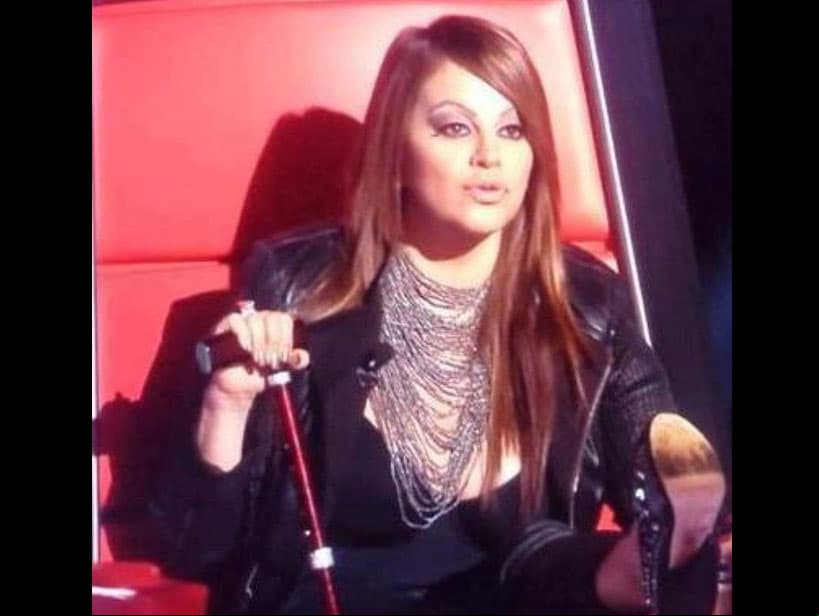 El 9 de septiembre de 2012 se transmitió en Las Estrellas el primer episodio de la segunda temporada de ‘La Voz… México’, en la que Jenni Rivera fue coach. A pesar de que tuvo buena química con el resto de sus compañeros, la cantante no pudo concluir la emisión, ya que falleció el 9 de diciembre de 2012 en un accidente aéreo.