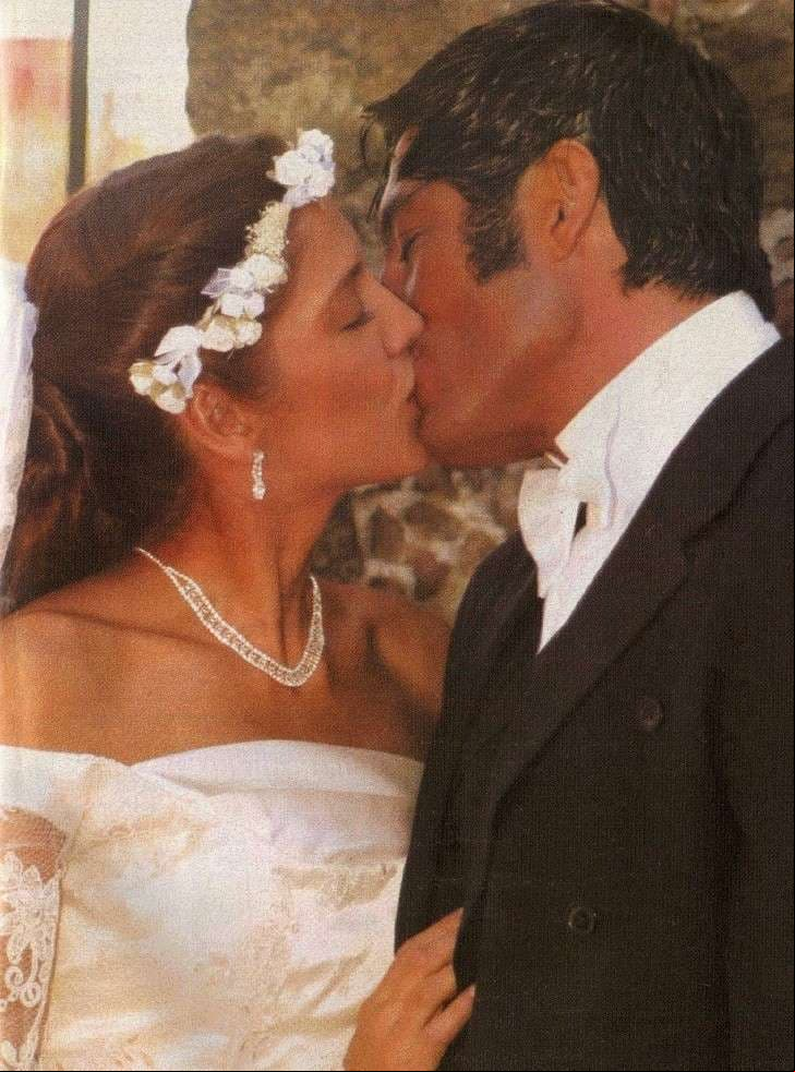Fernando Colunga es uno de los galanes de telenovela más iconicos. Algunos de sus besos más famosos son los que se daba con Adela Noriega en "Amor real".