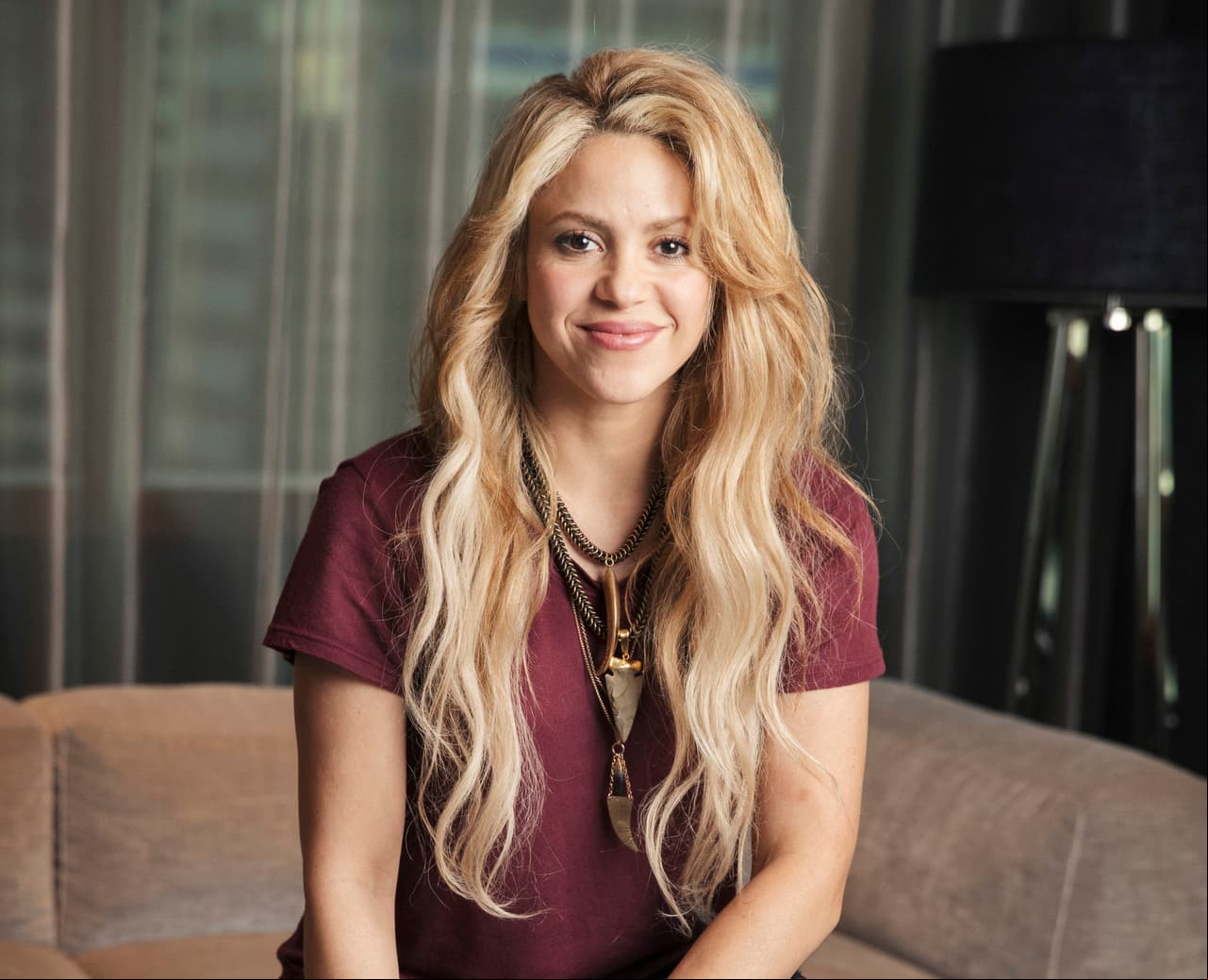 Pese a ser una de las mujeres más exitosas del momento, Shakira también enfrentó ese tipo de violencia durante su noviazgo con Osvaldo Ríos. Incluso varios  de la prensa señalan que esos arranques provocaron su separación.