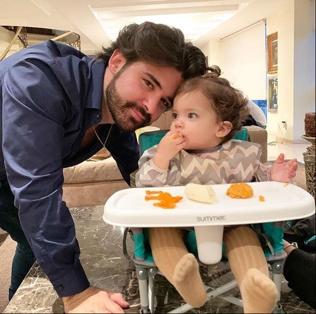 Y, aunque se desconoce a qué se dedica actualmente, a través de su cuenta de Instagram, el actor suele compartir imágenes junto a sus sobrinas y familia.