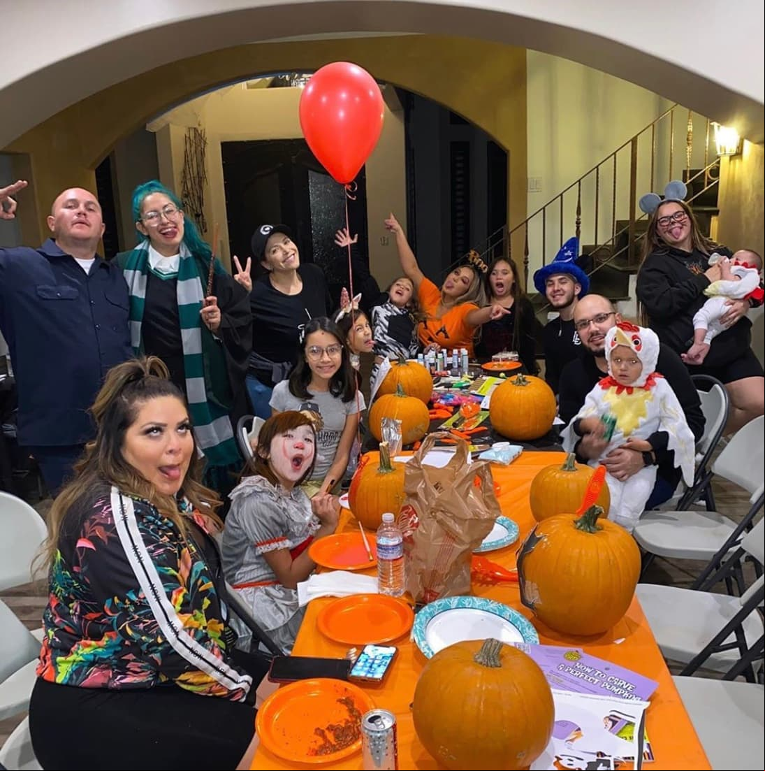 Así, a través de su cuenta oficial de Instagram con fotos y videos, Rivera dejó ver cómo se vivió la fiesta familiar de varios integrantes de su familia.