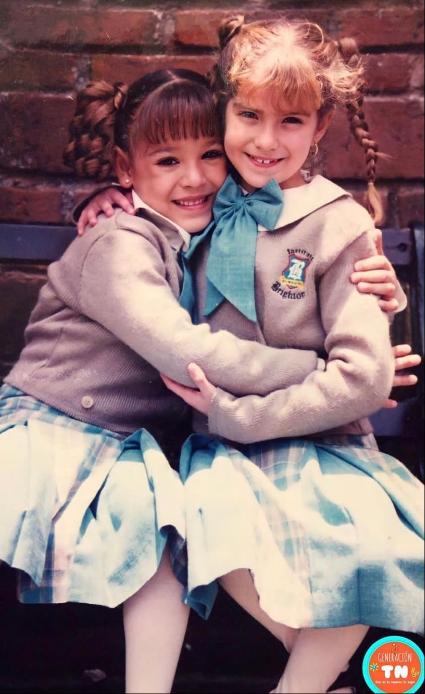 A mediados de 2001, Martínez dio vida a una de las estudiantes del 'Instituto Brighton', a la que acudía la dulce 'María Belén', en la telenovela homónima.