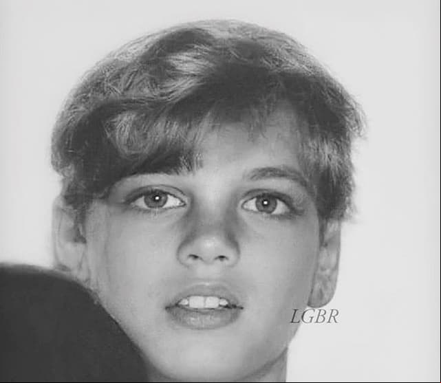 Como prueba del gran parecido que el cubano tiene con sus retoños, él mismo compartió esta imagen en noviembre de 2019, en la que escribió: "Este soy yo de niño. Por si las dudas".