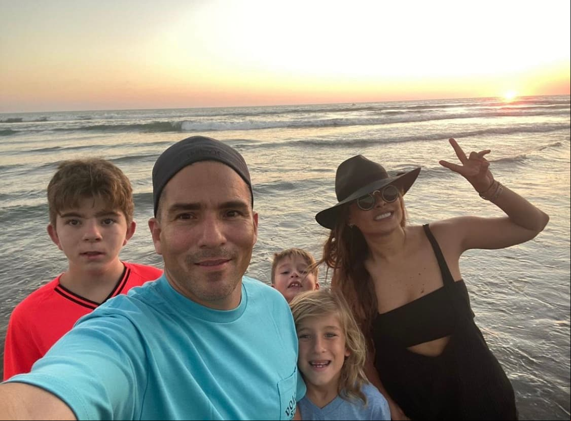 Galilea Montijo contrajo nupcias con Fernando Reina en agosto de 2011, quien es siete años menor que ella. En marzo de 2012, la pareja tuvo a Mateo, su único hijo en común. Por su parte, Reina también es padre de Claudio y Alexis, fruto de su primer matrimonio con Paola Carus.