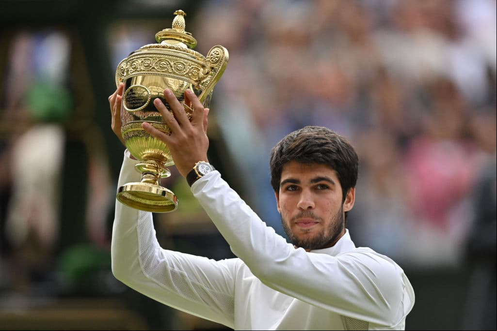 Carlos Alcaraz sorprende y gana Wimbledon tras vencer a Novak Djokovic