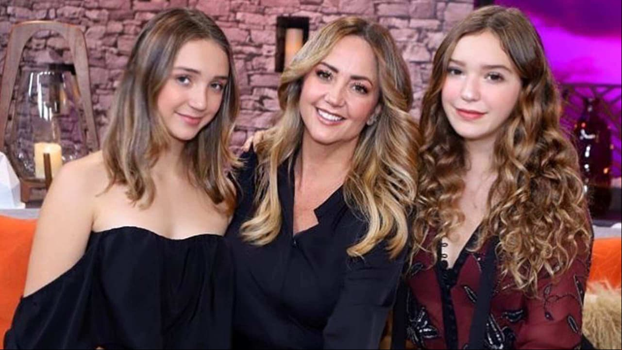 Hijas de Andrea Legarreta, Mía y Nina Rubín, presumen su lado más rockero con impecable baile