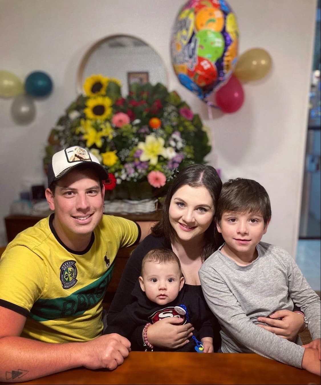 Tal como lo muestra en su cuenta oficial de Instagram, Patiño es madre dos pequeños de seis años y siete meses, respectivamente, quienes son fruto de su relación con un joven llamado Gary Mortera.