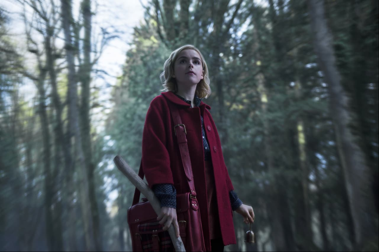 La nueva ‘Sabrina, la Bruja Adolescente’… ¡es alérgica al gato ‘Salem’!