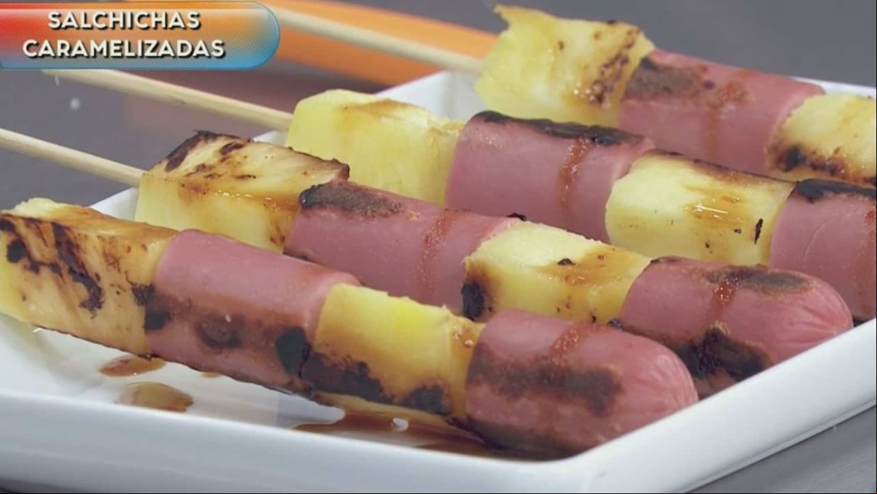 Cocina de hoy: Brochetas de salchichas caramelizadas, ideales para los pequeños del hogar