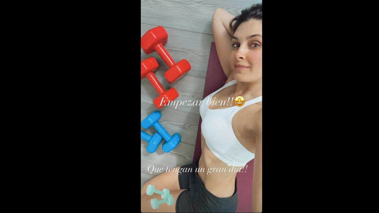 Mayrín Villanueva lució abdomen plano y mini cintura