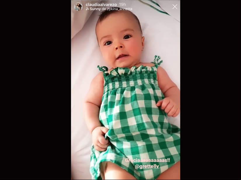 Claudia Álvarez presume el regalo que le dio Grettell Valdez a su hija Kira