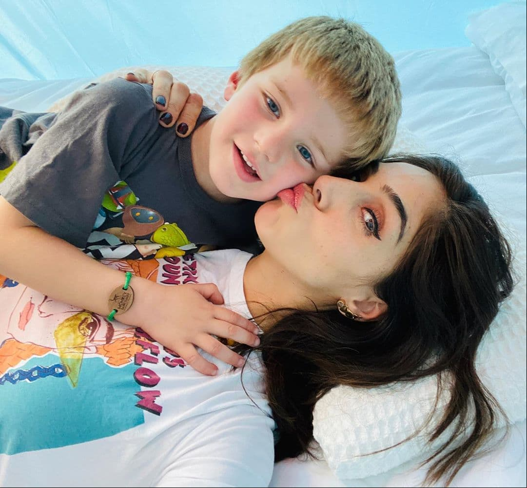 Sandra Echeverría comparte tierna coreografía de su hijo Andrés tras el estreno de su nueva canción