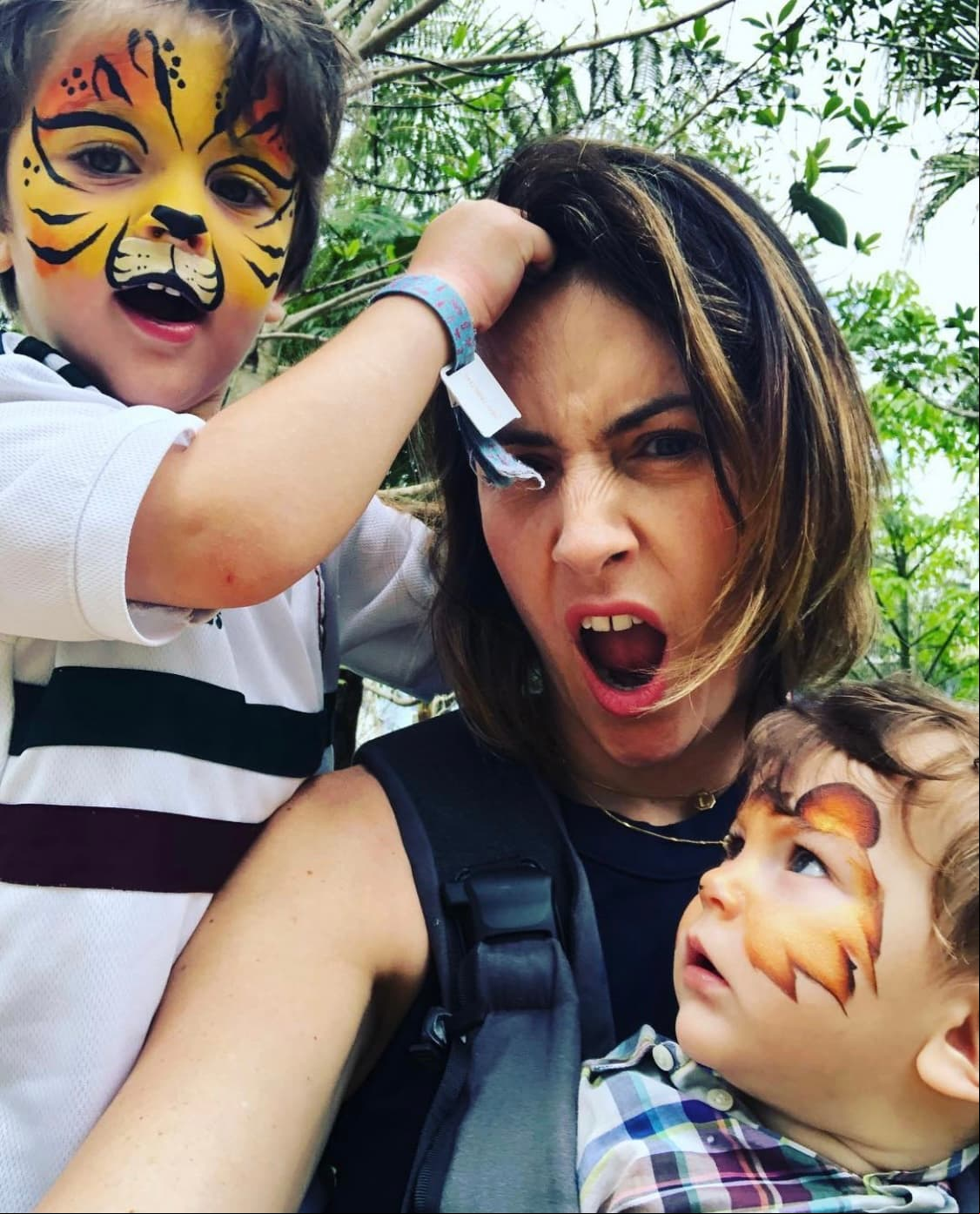 En cuanto a su vida personal, Alondra es madre de dos niños: Luciano y Julián, quienes son fruto de la relación que sostuvo por varios años con Teo de María, integrande la banda de rock mexicano 'Los Liquits'.