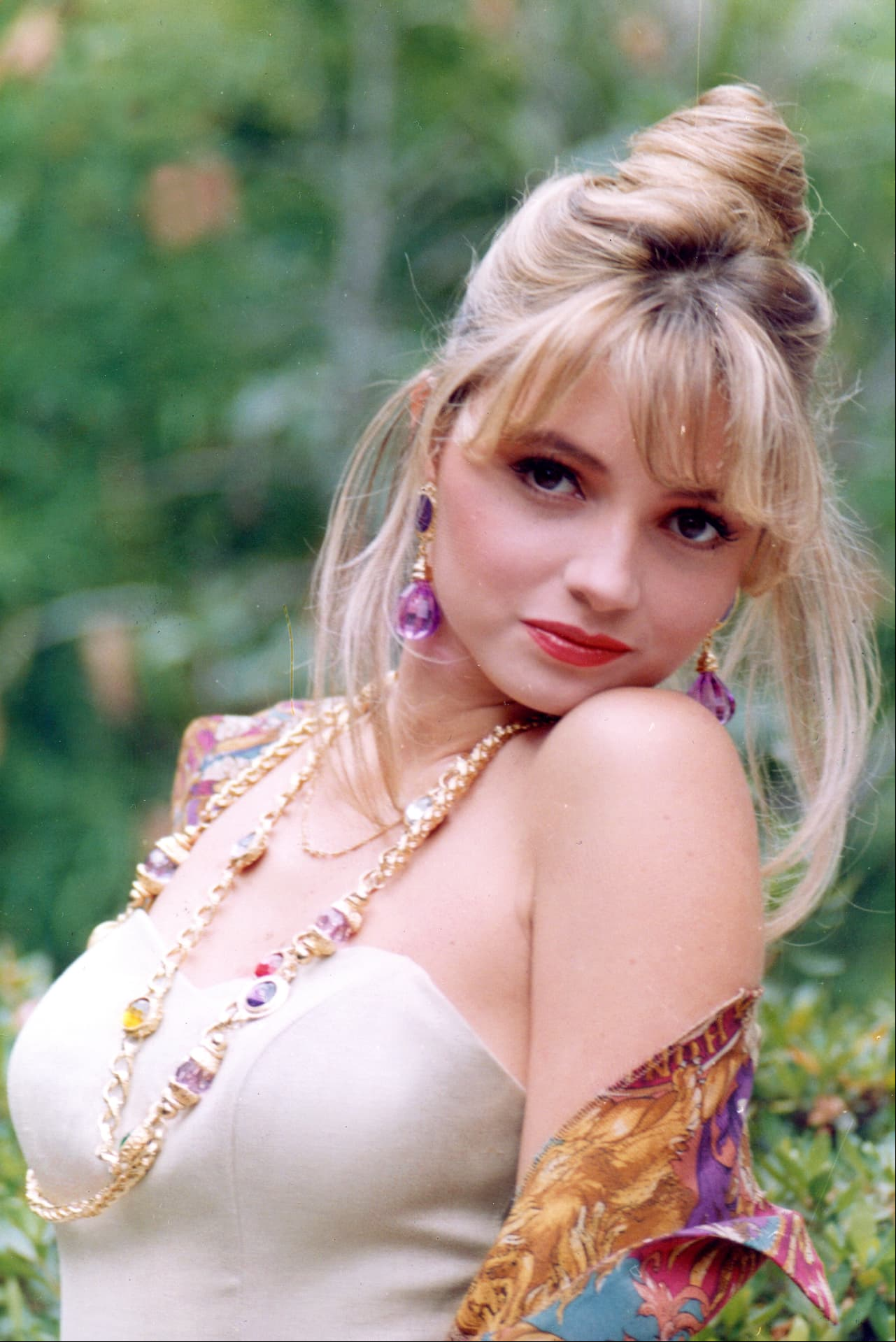 En su trayectoria destaca su trabajo en melodramas como Simplemente María (1989), Alcanzar una estrella II (1991), y Sueño de amor (1993).