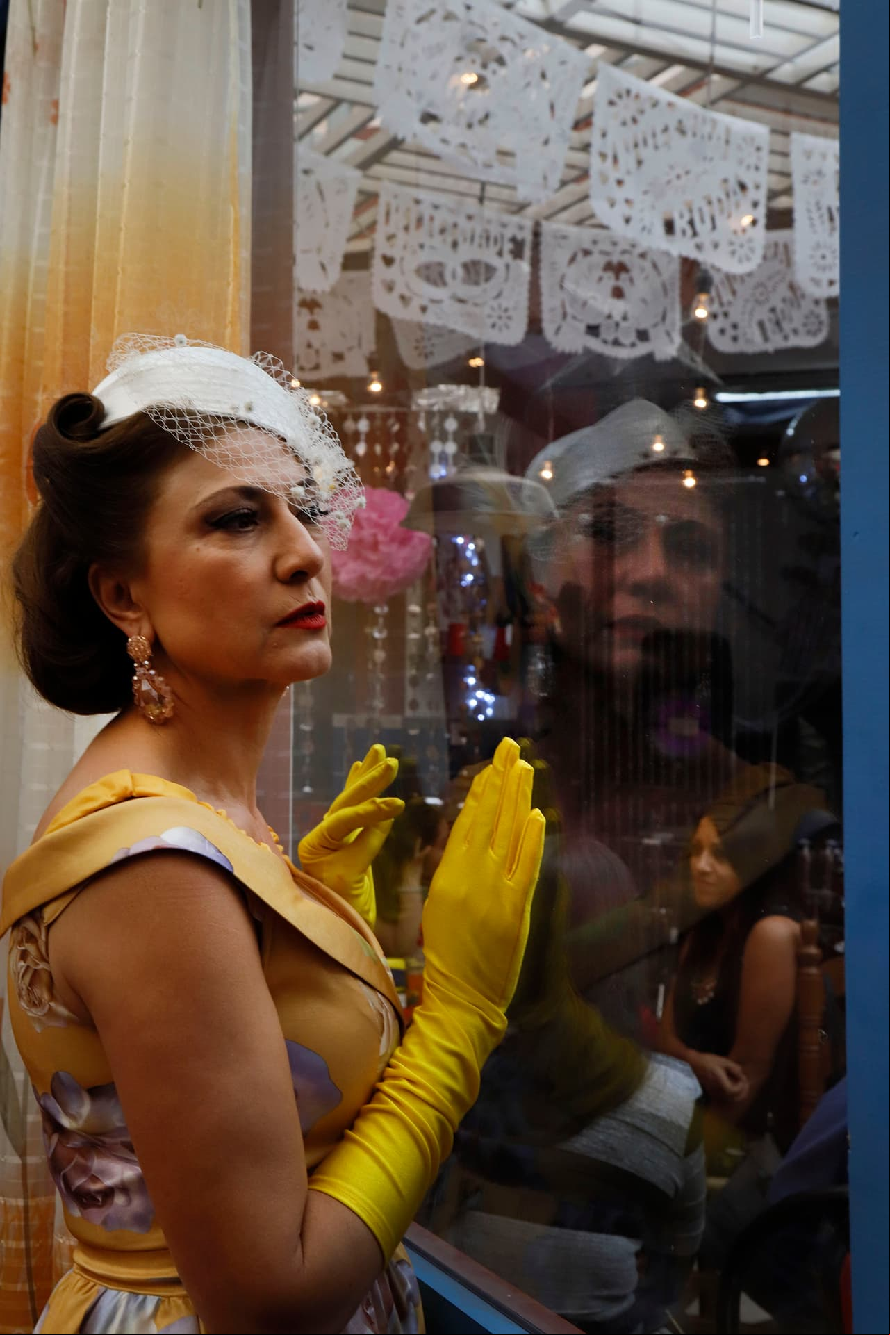 "Tómame una foto así casual, como si no me diera cuenta". La querida 'Sol' luciendo guapísima en la fiesta.