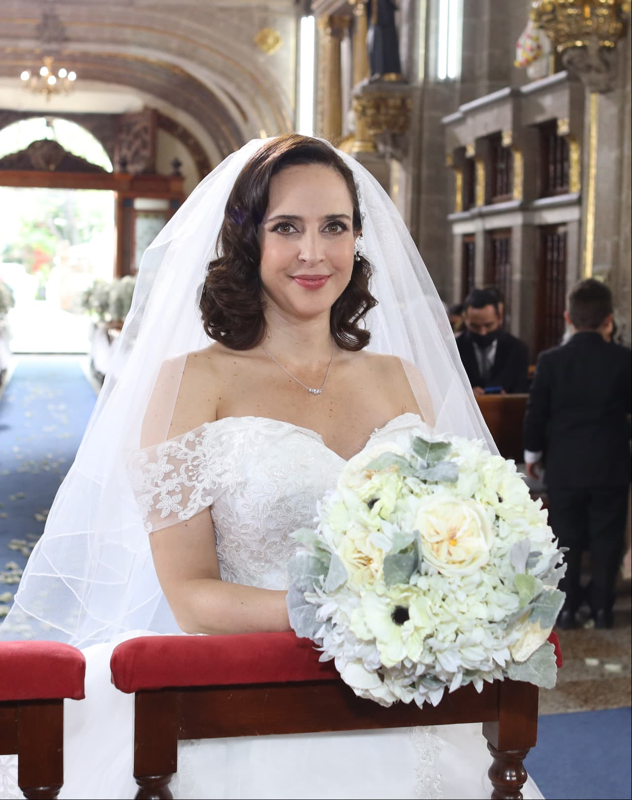 Las mejores fotos de la boda de Alberto y Sofía en 'S.O.S Me estoy enamorando'