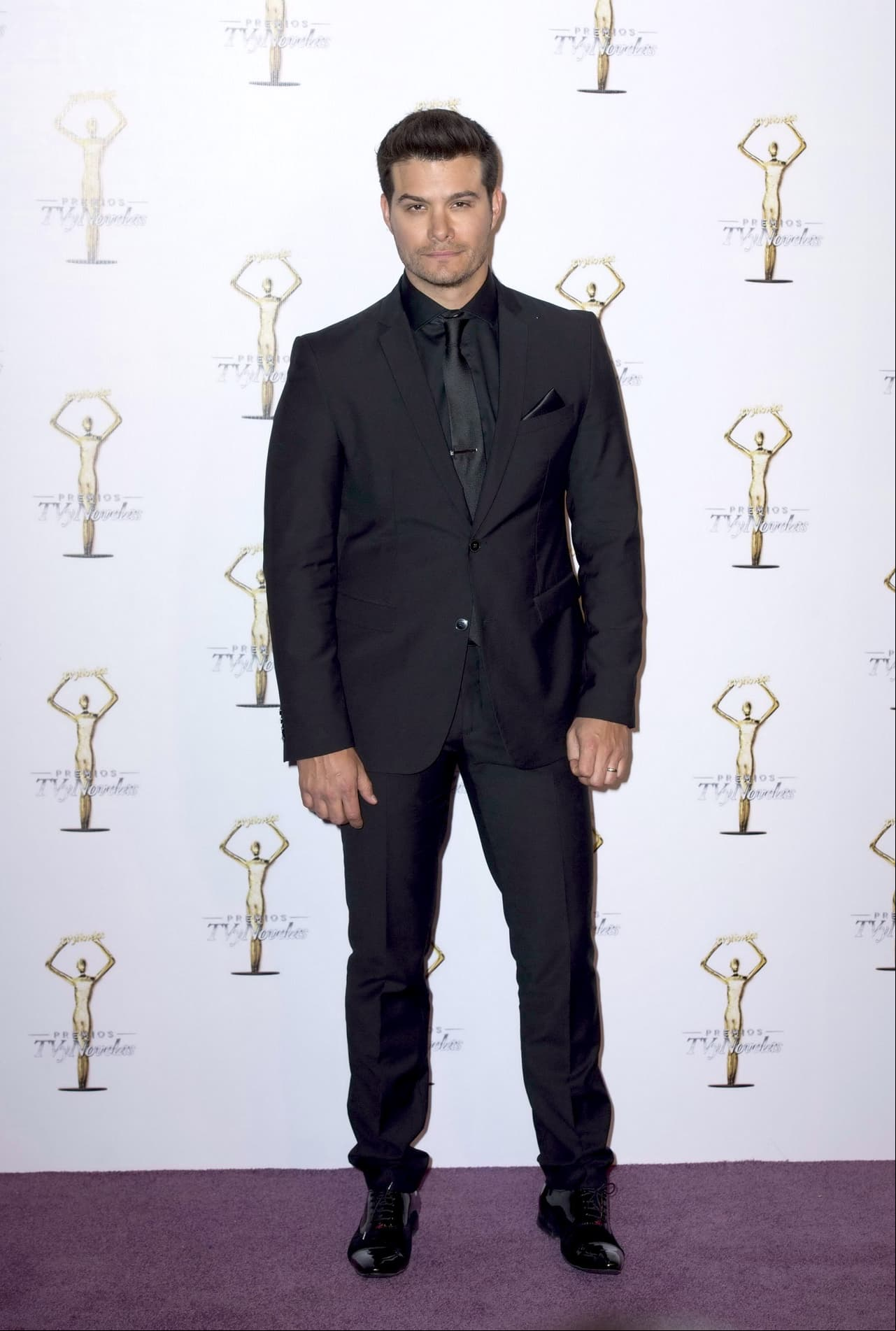 Brandon Peniche regresa a Televisa para protagonizar la nueva telenovela de Ignacio Sada
