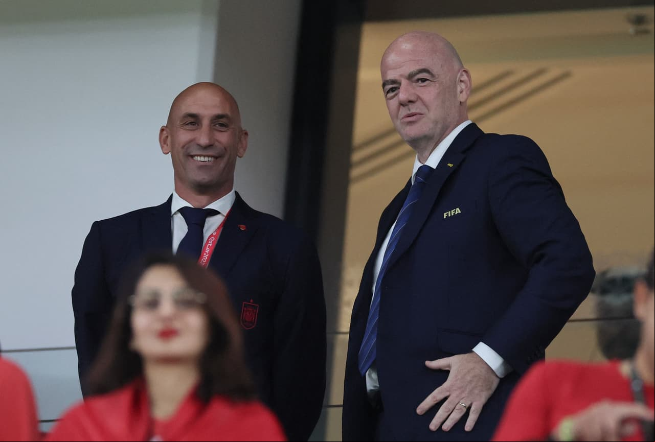 Las autoridades de la RFEF y la FIFA, presentes.