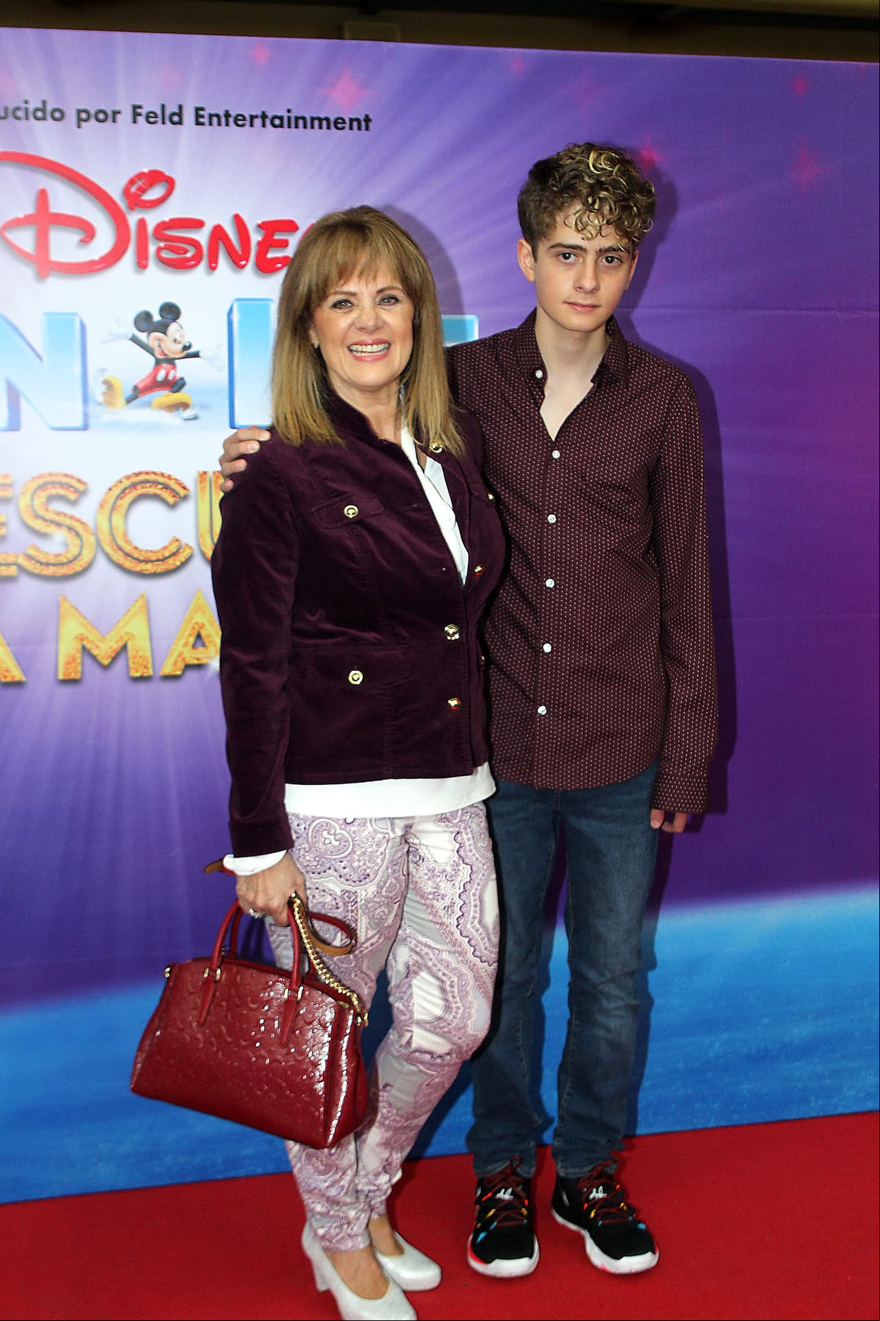 Aunque Erika Buenfil no tuvo un romance con un famoso político, en febrero de 2005, la actriz dio a luz a Nicolás, su único hijo, sin revelar la identidad del padre del bebé. Caso parecido al de la actriz Edith González, en 2008 un programa de espectáculos reveló que Nicolás era fruto de una fugaz relación entre ella y Ernesto Zedillo Jr., hijo del expresidente Ernesto Zedillo, y quien no se desenvuelve en la esfera política. Ante los rumores, la actriz confirmó la noticia. Sin embargo, desde entonces y en múltiples ocasiones, Buenfil ha dicho que no existe ninguna relación entre el menor y su padre.