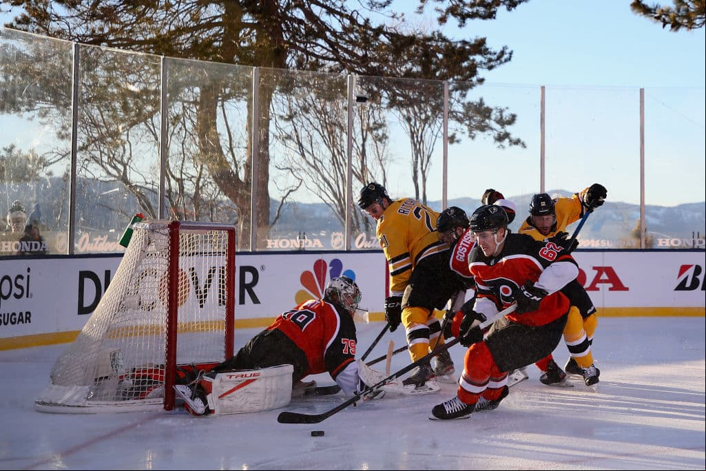 Oficiales determinaron que las condiciones estaban bien para las 7:30 p.m., y el partido entre los 
<a href="https://www.nhl.com/bruins" target="_blank">Boston Bruins</a> y 
<a href="https://lasestrellas-tv.descargartorrent.net/_next/image?url=https://st1.uvnimg.com/f6/5a/0c0b065c44aab750b9c14c6deb16/gettyimages-1303431487.jpg&w=1280&q=75 1280w