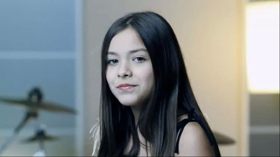 Angie de 'Vazquez Sounds' apareció en bioserie de Luis Miguel y no te diste cuenta