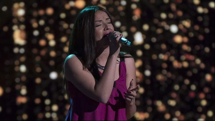 Vanessa León canta al estilo de Yuridia