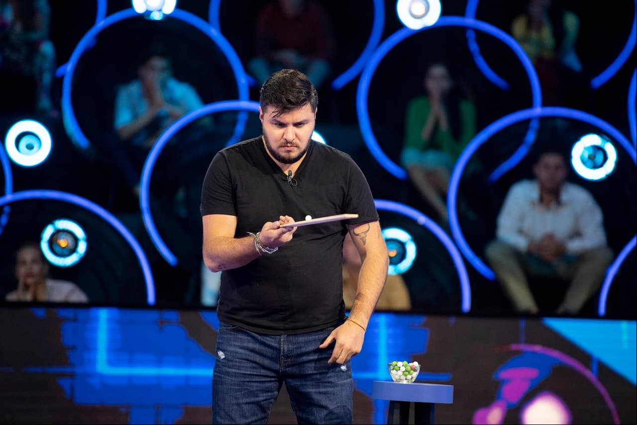 Paco Lira decidió arriesgarse a pasar al nivel 6 para luchar por los 300 mil pesos con el juego ‘A la medida’.