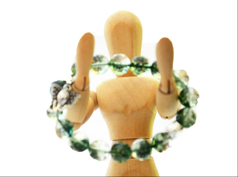 Mamá Tauro. Un collar con cristales, malaquita, esmeraldas, jade o de cuarzo verde será ideal.