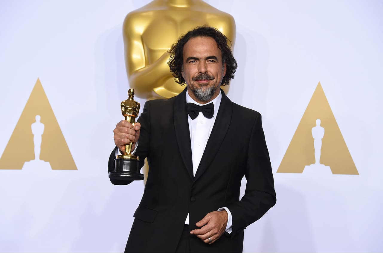 Alejandro González Iñárritu obtuvo la estatuilla por ‘Mejor Guión Original’, ‘Mejor Director’ y ‘Mejor Película’ por Birdman en 2015, mientras que en 2016 ganó la categoría ‘Mejor Director’ por El Renacido.