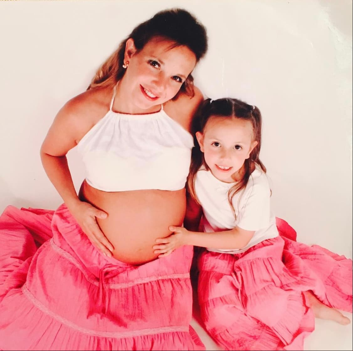 Paulina, su primogénita, actualmente tiene 20 años y ha expresado en múltiples ocasiones su intención de desarrollarse dentro de la producción, al igual que su mamá y su tía, pues desde niña ha formado parte dentro y fuera de los programas que produjo la familia Rodríguez.