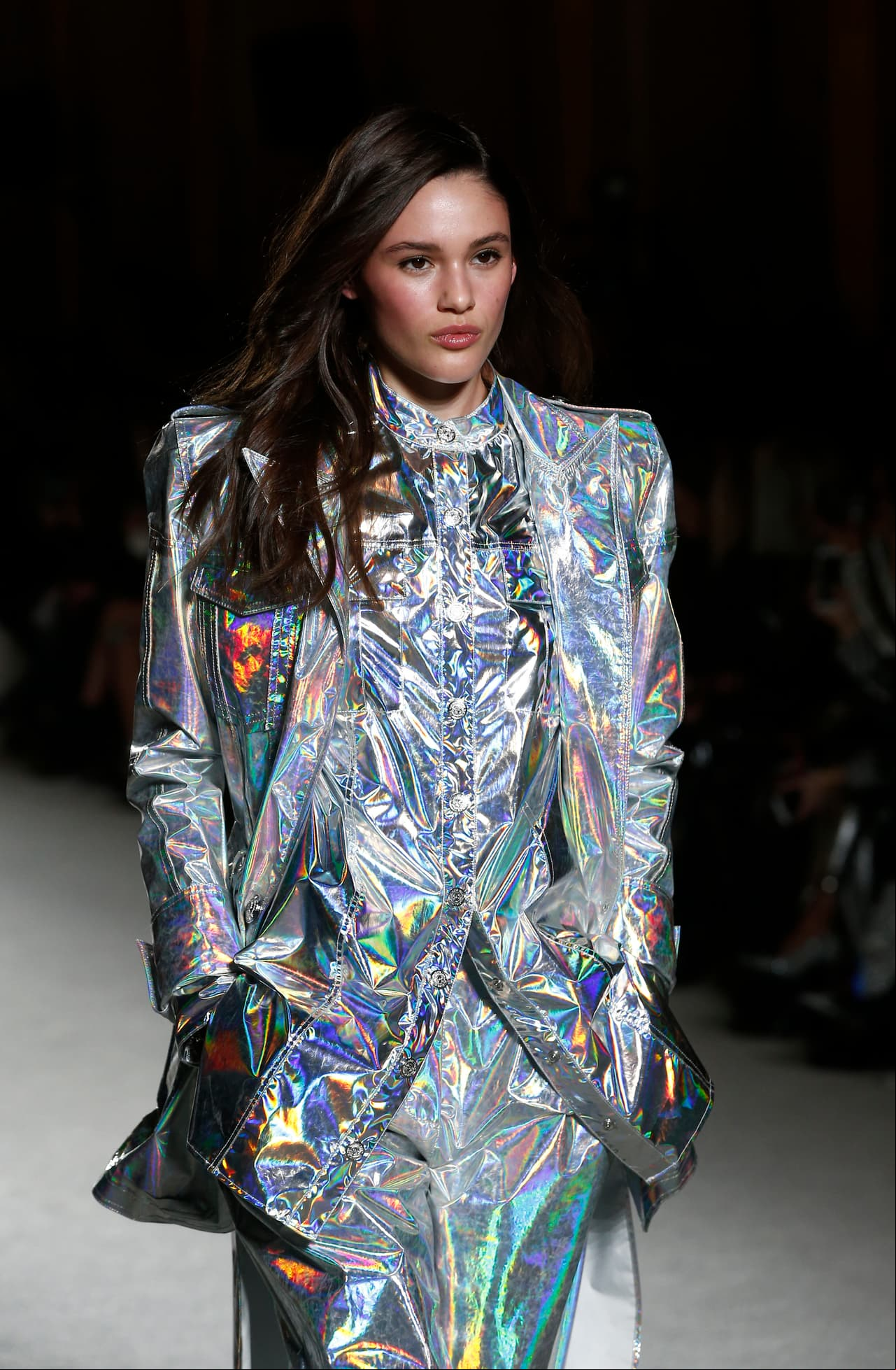 Aunque puede ser un look muy arriesgado, puedes ir experimentando con algunos rios. Recuerda que siempre debes sentirte cómoda.