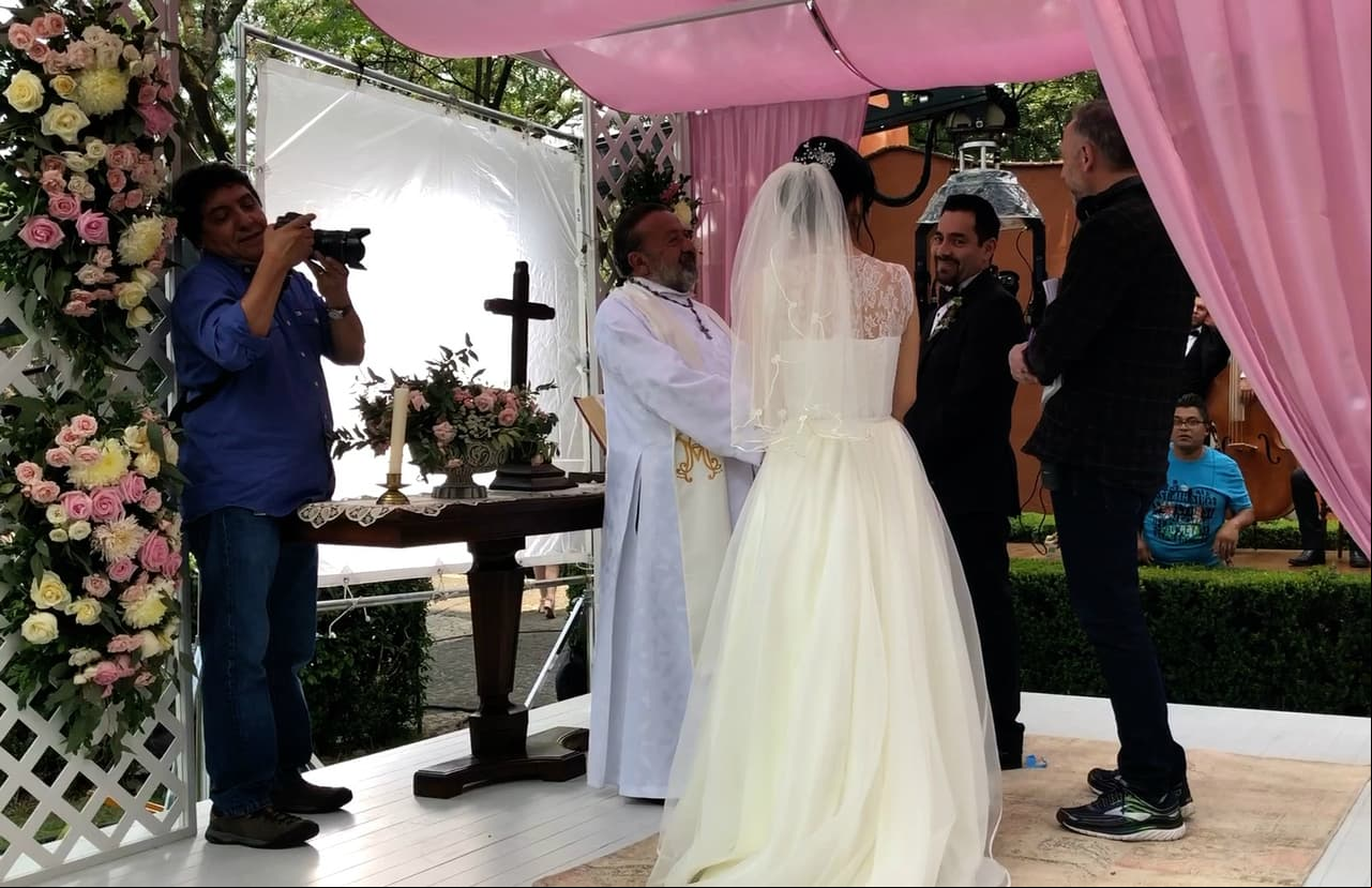 ¡Martha Higareda y Omar Chaparro llegaron al altar!