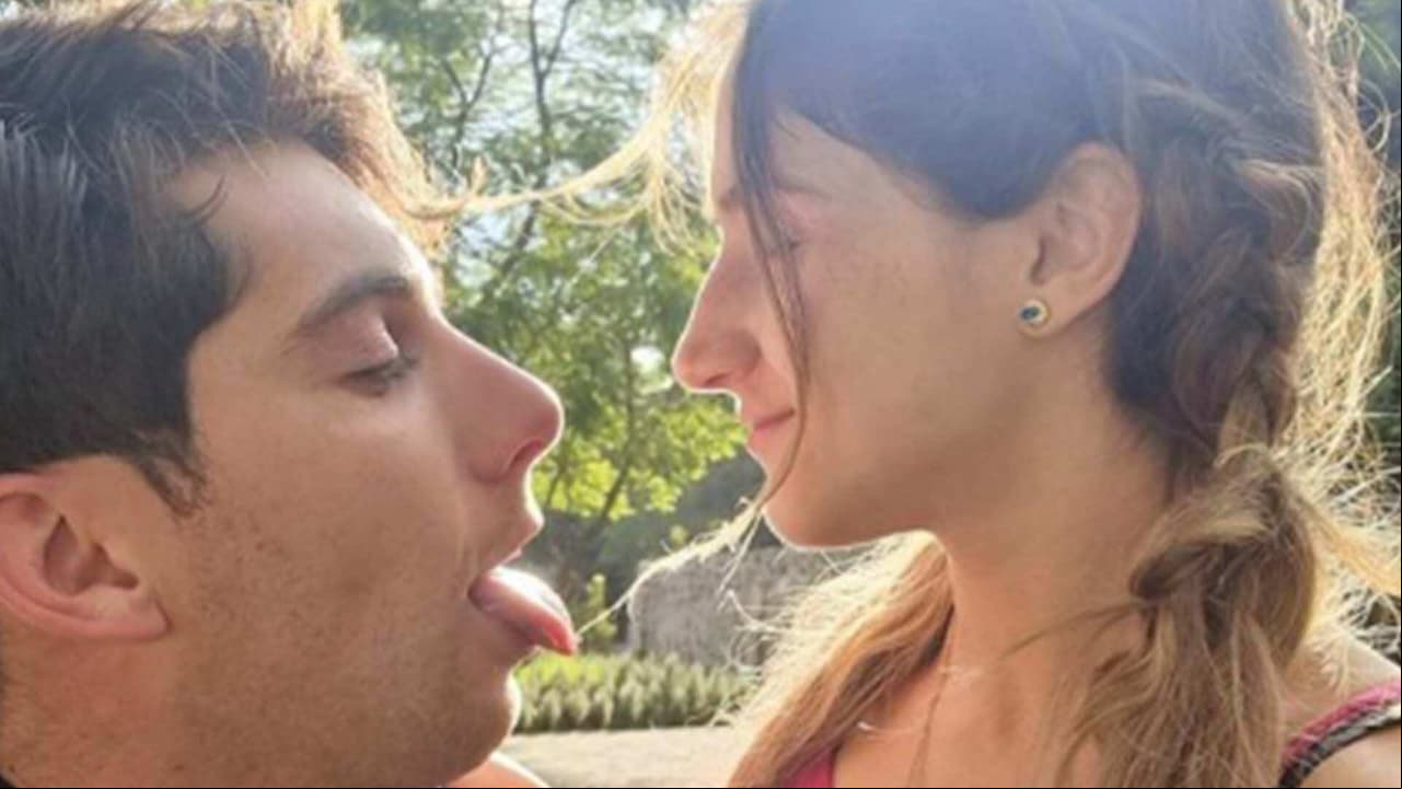 Mauricio Garza causa revuelo al plantarle tremendo beso en la boca a Nashla Aguilar