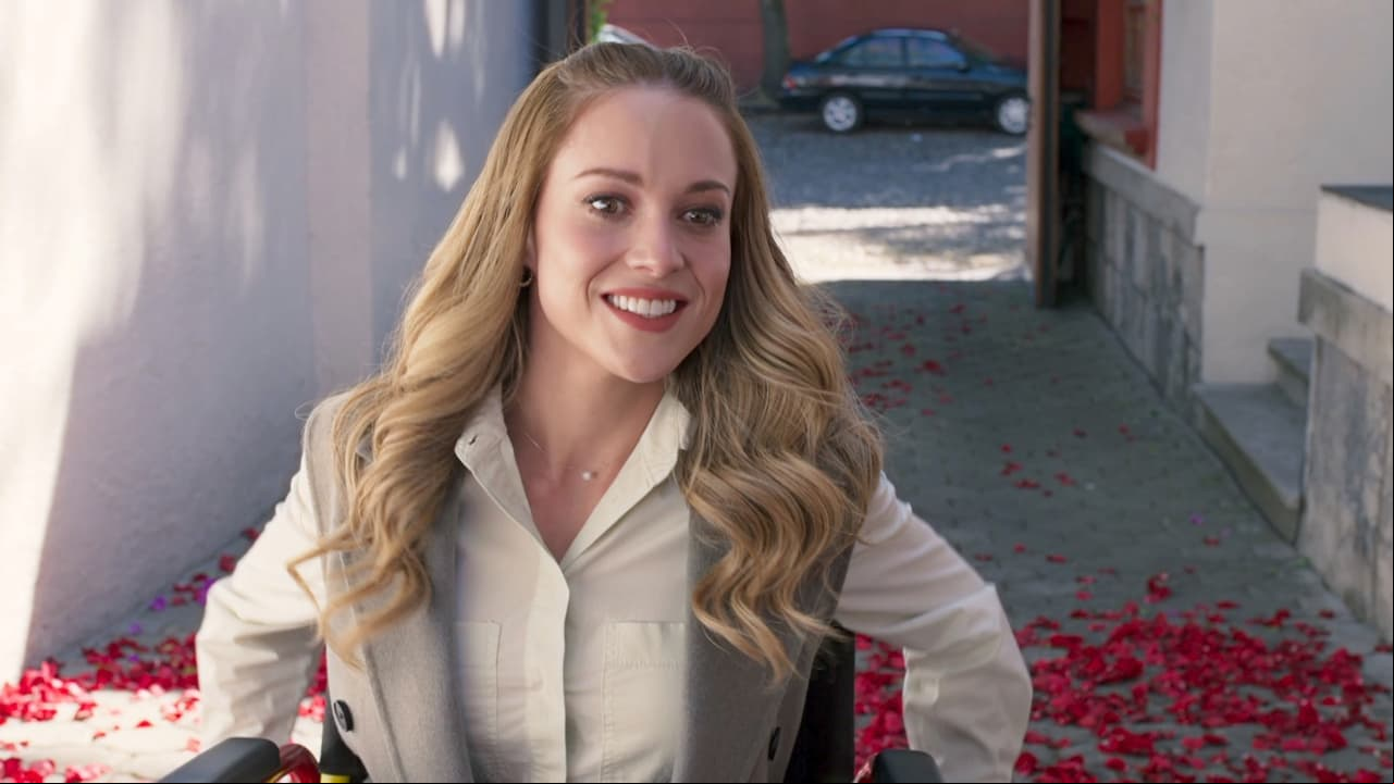 En el gran final de "Amor Dividido", 'Sonia' recibe una impactante sorpresa de 'Osmar' al encontrar un camino lleno de pétalos de rosa.