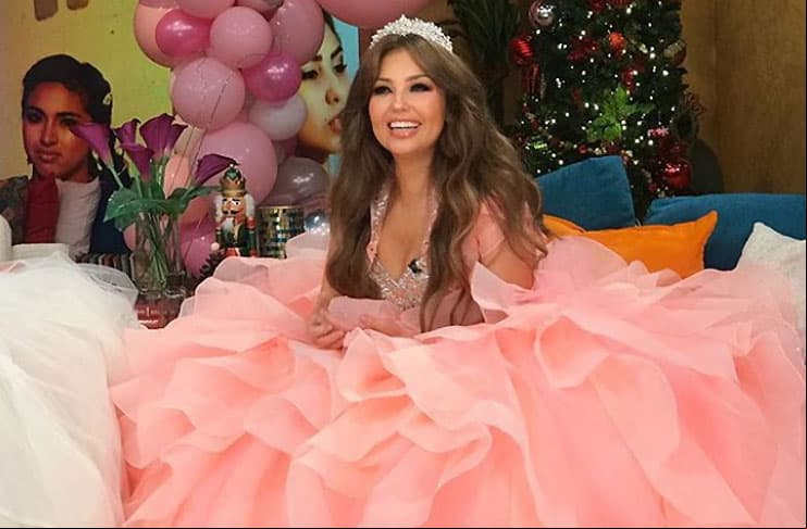 Thalía vuelve a lucir como toda una quinceañera