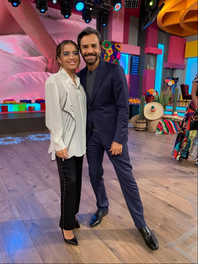 Eugenio Derbez imita y adivina animales con la protagonista de ‘Dora y la Ciudad perdida’