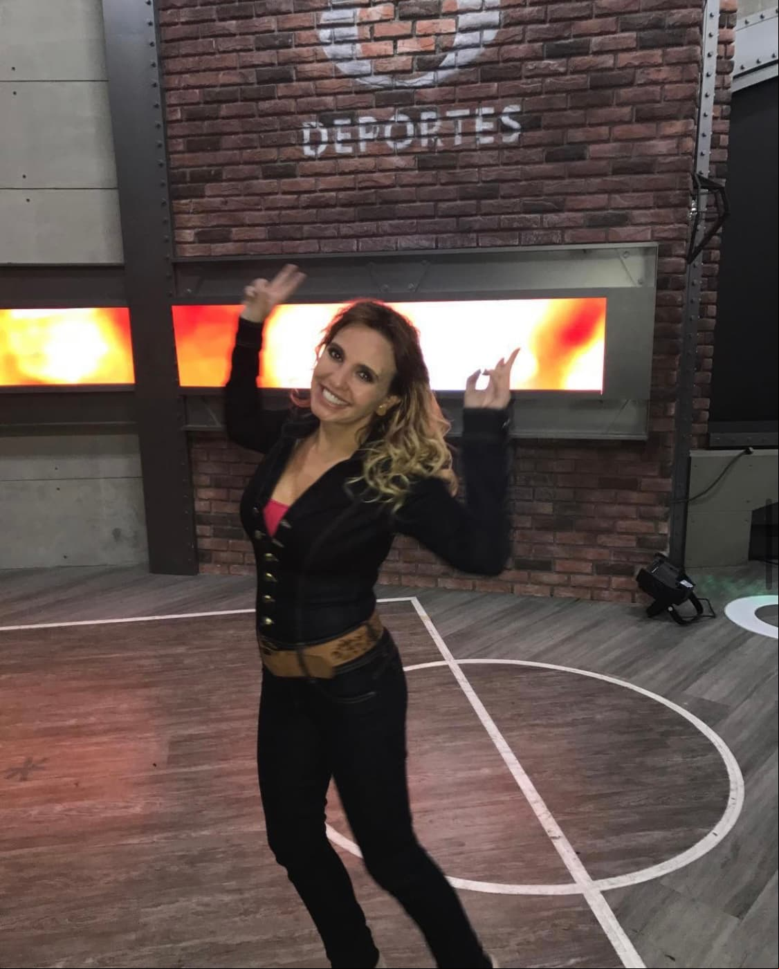 Y es que, al igual que su famosa hermana mayor, Rodríguez cuenta con una vasta experiencia en televisión, pues desde muy joven comenzó a desarrollarse en la producción.